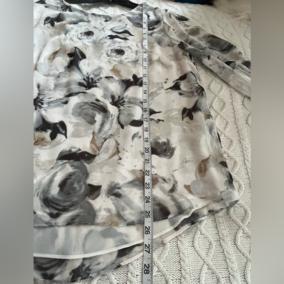 Calvin Klein Women's Floral Blouse - Black and Gray size Medium to Large - Picture 11 of 13